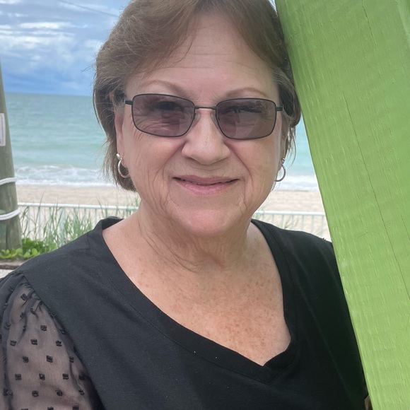 Meet your Posher, Paulette - Picture 1 of 1